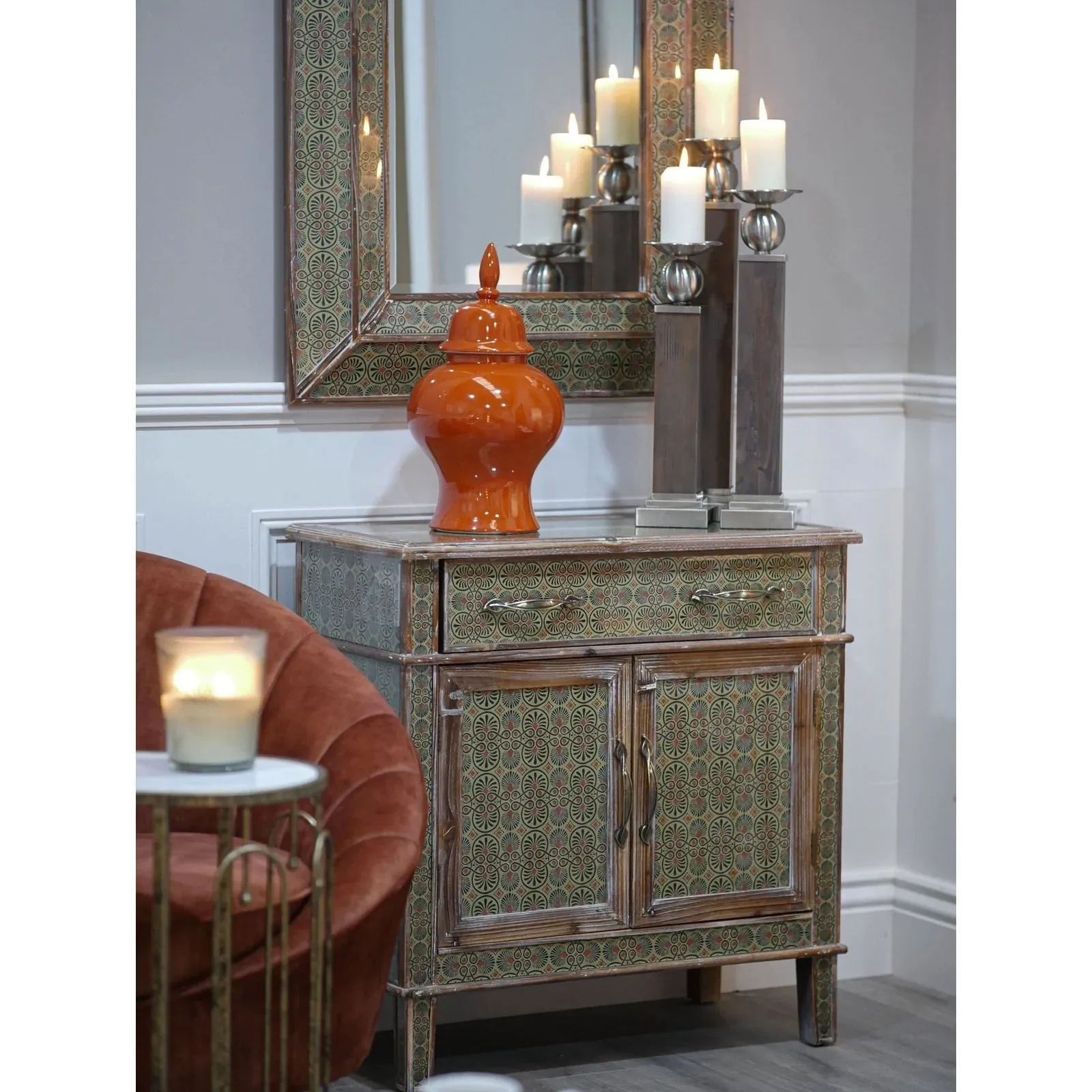 Amira Cabinet - 1960s Retro-Inspired Finish