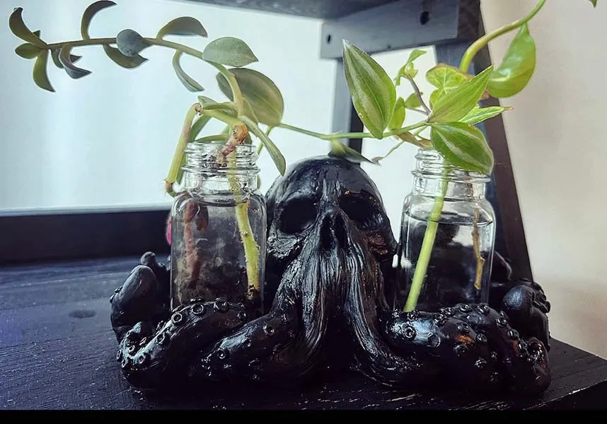 Black Octoskull | SALT & PEPPER HOLDER