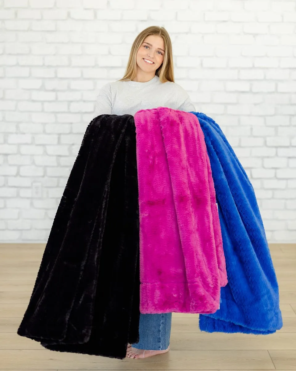 Feathers Black Blanket
