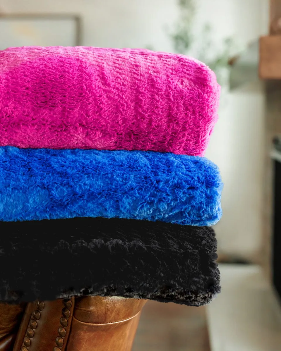 Feathers Black Blanket