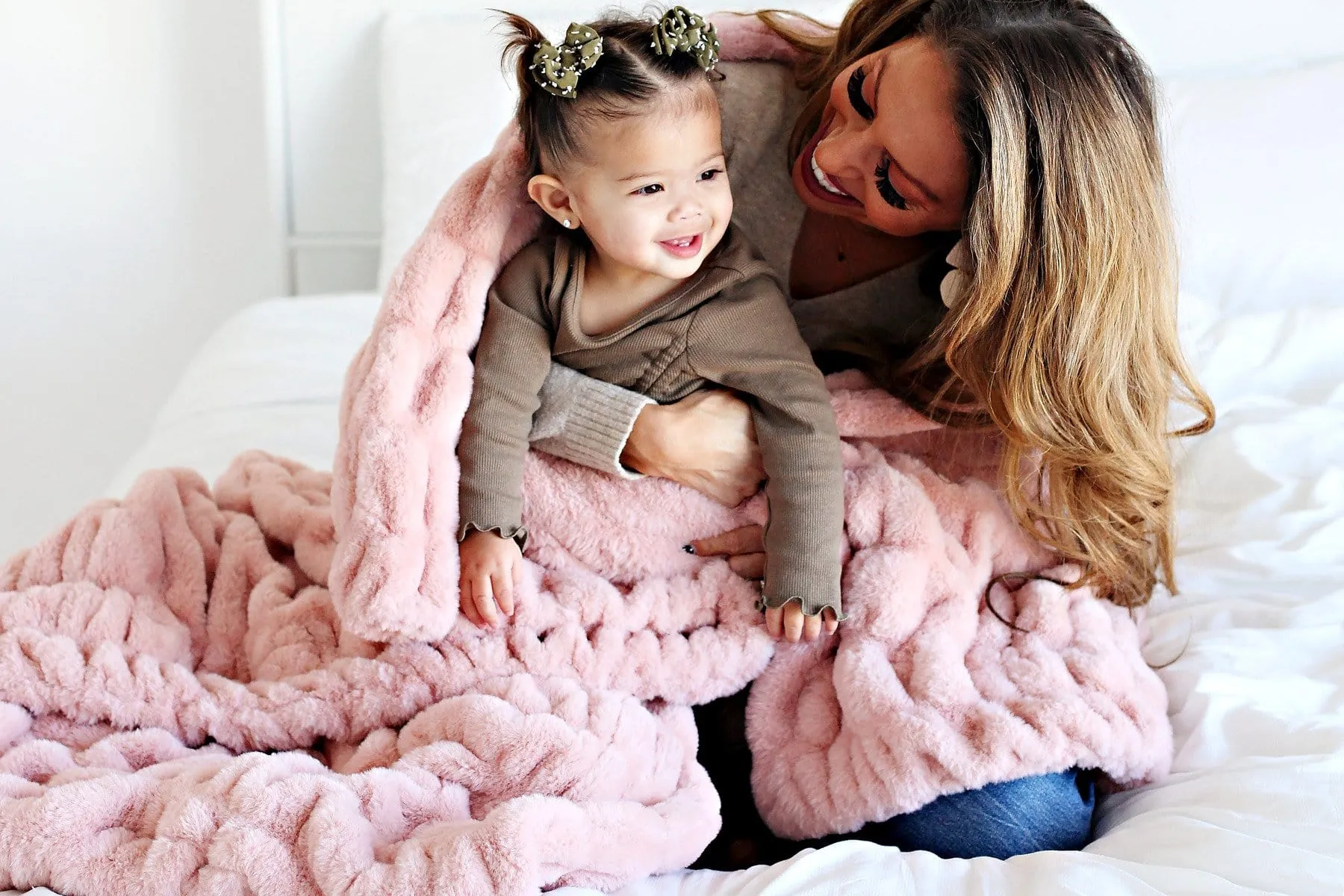 Hugs Apricot Vanilla Blanket